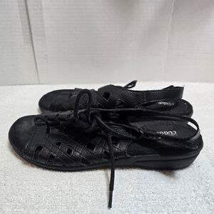 Women's Cuddlers Black Leather Woven Sandals Size 7